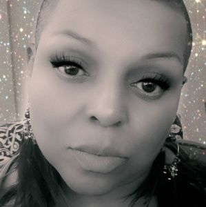 Meet your Posher, Iris